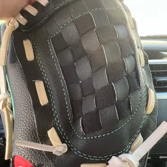 NWOT Rawlings left handed fast pitch softball glove - Picture 4 of 14